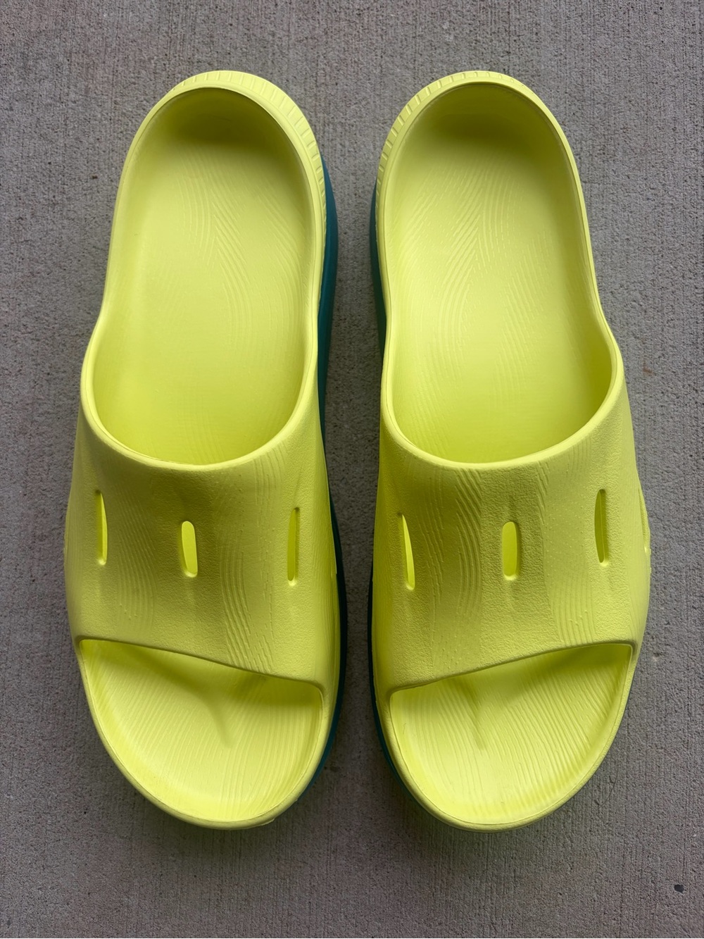 Hoka Ora Recovery Slide 3
